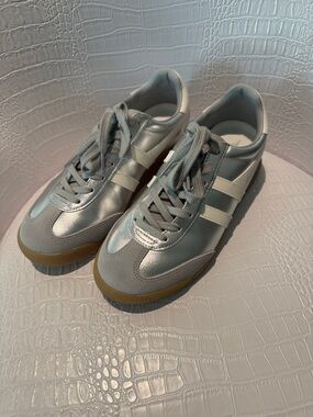 Gola Ladies Silver Sneakers with White Stripes and Gum Sole